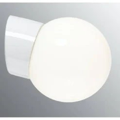 Ifö Electric Seinävalaisin Classic Glob Ø150mm opaalilasi valkoinen vino IP20